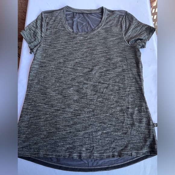 Lululemon Women’s Top Size 8 Gray/Black Mesh Back - Picture 7 of 10